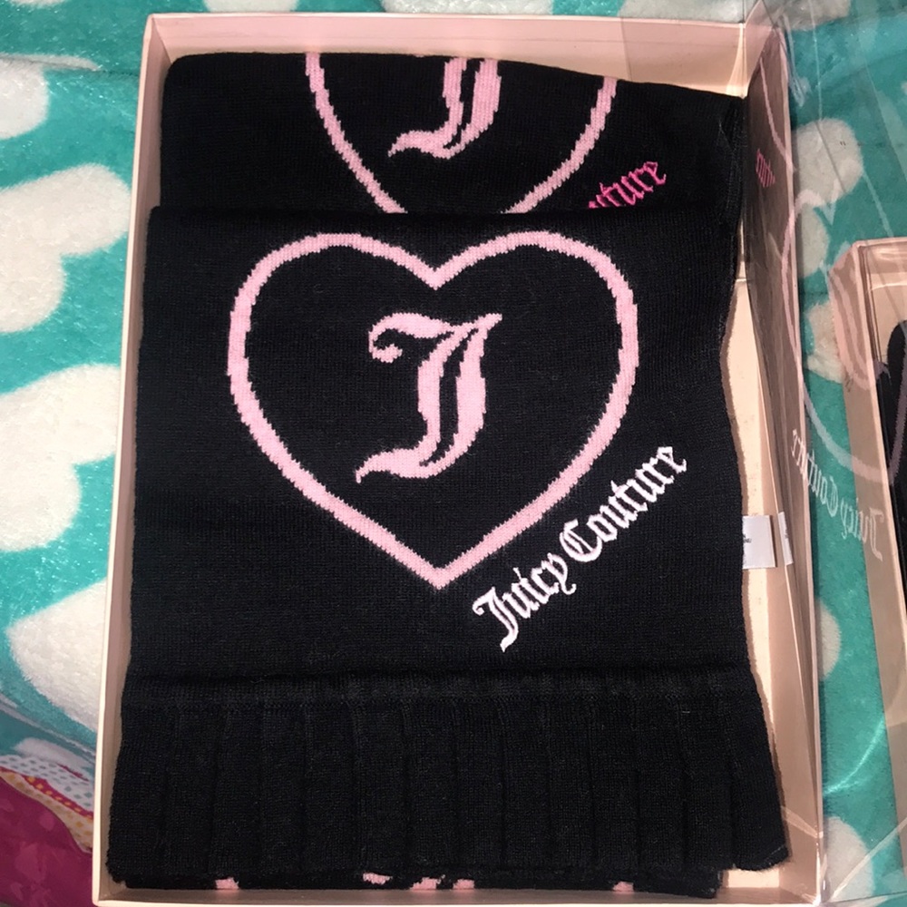 Juicy Couture Hat and Scarf Set